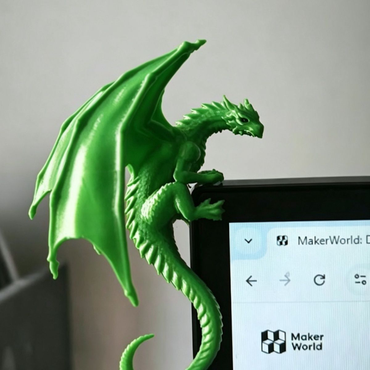 Cool Dragon Lying Figure Monit - Esports Gaming Setup 评论和价格